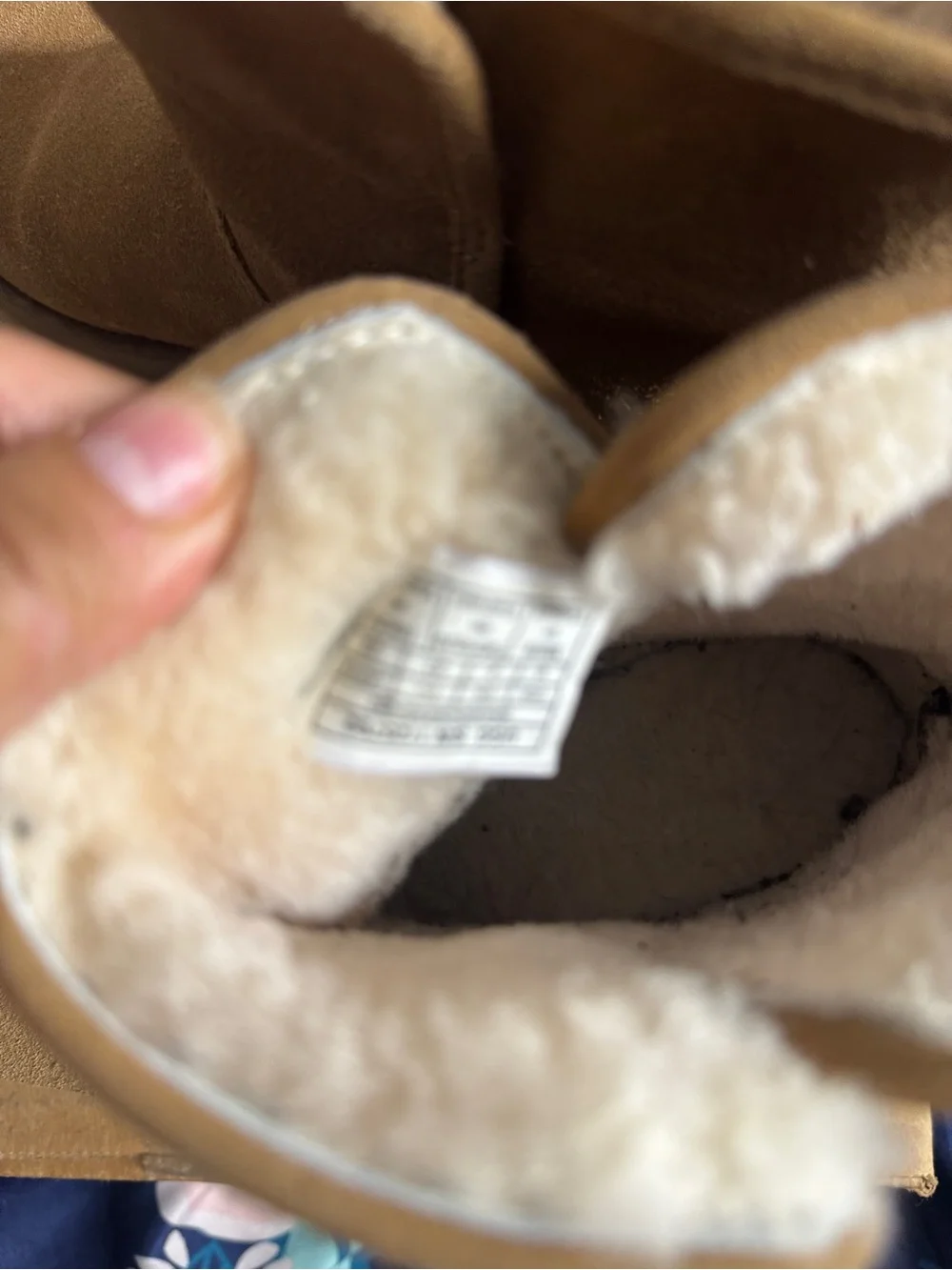 UGG Women’s size 6 Chestnut Suede Boots